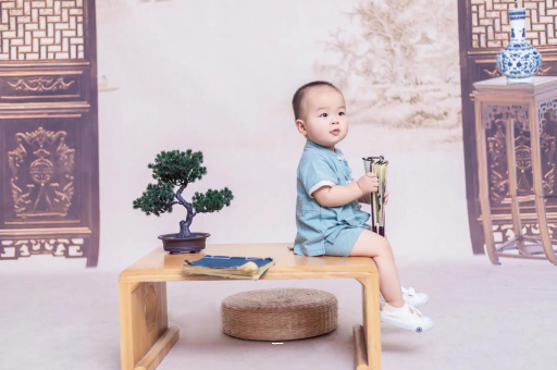 桓台宝宝打喷嚏流清水鼻涕